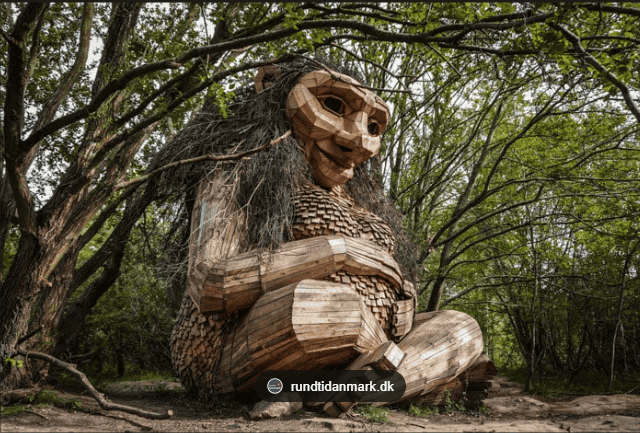 Image du troll Mane Mor, création de l'artiste Danois Thomas Dambo